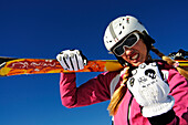 Skifahrerin, Freeride,  Kampenwand, Chiemgau, Bayern, Deutschland, Model Released