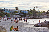 Leute am Strand, Clifton, Kapstadt, West-Kap, RSA, Südafrika