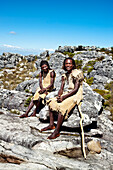 Zwei afrikanische Frauen in traditioneller Kleidung, Kapstadt, Western Cape, Südafrika, Afrika