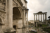 Tempel des Saturn und Septimius-Severus-Bogen, Forum Romanum, Rom, Italien, Europa