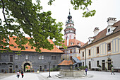 2nd courtyard with its fountain, Cesky Krumlov, South Bohemian Region, Czech Republic