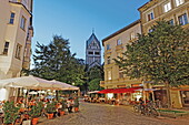 Summer in the city on St. Anna square, Lehel, Munich, Upper Bavaria, Bavaria, Germany