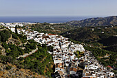 Blick auf Frigiliana, Andalusien, Spanien