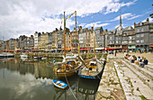 Vieux Bassin  Old Port), Honfleur. Calvados, Basse-Normandie, France