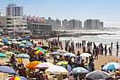 beach, Beach front, Beach-front, beaches, Coast, Coastal, Coastal Cities, Coastal City, Color, Colour, Daytime, exterior, holiday, holidays, Horizontal, human, Leisure, outdoor, outdoors, outside, Parasol, people, person, persons, Punta del Este, sea, Sou