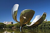 Argentina, Buenos Aires, Recoleta, Floralis Generica by Edouardo Catalano, giant flower sculpture, Plaza Naciones Unidas