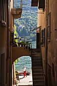 Italy, Piedmont, Lake Maggiore, Stresa, Borromean Islands, Isola Superiore O Dei Pescatori, archway view, NR