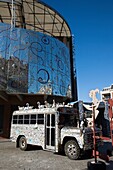 USA, Maryland, Baltimore, American Visionary Art Museum, art bus at museum entrance