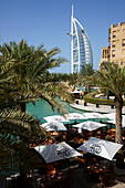 Burj al Arab und Restaurant, Madinat Jumeirah, Dubai, VAE, Vereinigte Arabische Emirate, Vorderasien, Asien