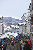 Weihnachtsmarkt in der Marktstrasse, Bad Tölz, Oberbayern, Bayern, Deutschland