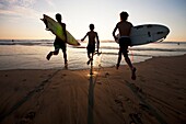 Surfer in Costa Rica, Mittelamerika