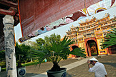 Tempel für den Vater der Dynastie in der Zitadellen Stadt, Hung Mieu in Hoang Thanh, Hue, Vietnam