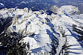 Rosengarten und Schlern mit Seiseralm im Winter, Luftaufnahme, Rosengartengruppe, Dolomiten, Südtirol, Italien, Europa