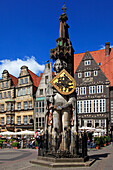 Standbild Roland vor historischen Bürgerhäusern am Marktplatz, Hansestadt Bremen, Deutschland, Europa