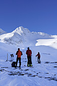 Backcountry skiers ascending Hoher Sonnblick, Hoher Sonnblick, Rauriser Tal valley, Goldberggruppe mountain range, Hohe Tauern mountain  range, Salzburg, Austria