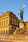 Frankoniabrunnen und Würzburger Residenz, Würzburg, UNESCO Weltkulturerbe Würzburg, Bayern, Deutschland