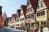 Weißer Turm mit Häuserzeile, Rothenburg ob der Tauber, Bayern, Deutschland