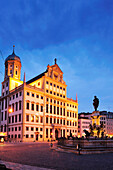 Rathausplatz mit Rathaus, Nachtaufnahme, beleuchtet, Augsburg, Bayern, Deutschland