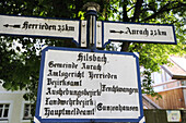 Old sign post, road sign, Altmuehltal cycle trail, Altmuehl valley, Hilsbach, Aurach, Bavaria, Germany