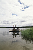 Floß auf der Müritz, Müritz Nationalpark, Mecklenburgische Seenplatte, Nordostdeutschland, Deutschland, Europa