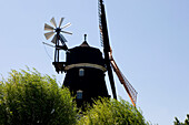 Historische Windmühle auf dem Land, Schonen, Südschweden, Schweden