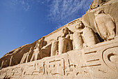 Großer Tempel Ramses II. im Sonnenlicht, Abu Simbel, Ägypten, Afrika