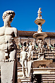 Brunnen mit Statuen, Piazza Pretoria, Palermo, Sizilien, Italien, Europa