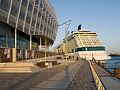 Kreuzfahrtschiff Celebrity Eclipse, HafenCity, Hamburg, Deutschland