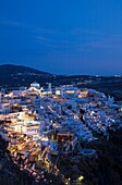 Beleuchtet, Dämmerung, Dorf, Europa, Griechenland, Nacht, Niemand, Santorin, Santorini, Thera, Thira, Vertikal, M84-927737, agefotostock 