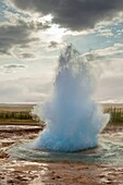 Clouds, Erupt, Geyser, Geysir, Iceland, Landscape, Landscapes, nature, scenic, Scenic, Scenics, Spout, Water, S19-922368, agefotostock