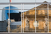 Spiegelung des Maintower und Gebäude aus der Gründerzeit,  Frankfurt am Main, Hessen, Deutschland