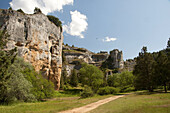 The Canon del Rio Lobos Nature Park , placed in Soria and Burgos Spain has a unique characterised by steep cliffs and rocky areas & rupiculous vegetation constituting a clear example of how fluvial incisión and karstic modelling is capable, with thè in