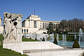 France, Paris 75  Trocadéro gardens and Palais de Chaillot