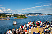 Blick vom Sonnendeck Luxusfährschiff Color Fantasy auf Oslo, Oslofjord, Südnorwegen, Norwegen