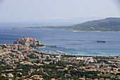 Blick auf die Stadt Calvi mit Zitadelle und Großsegler Royal Clipper, Calvi, Korsika, Frankreich, Europa
