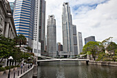 Cavenah Bridge at Fullerton Hotel with Bank of China Building, Singapore, Asia