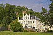 Blick vom Schloßpark auf Schloß Sayn, Sayn, Mittelrhein, Rheinland-Pfalz, Deutschland, Europa