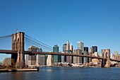 Brooklyn Bridge and downtown Manhattan, New York City, USA