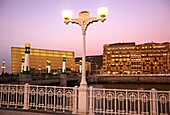 Kursaal Palace by architect Rafael Moneo and Zurriola Bridge over river Urumea in the evening, Donostia, San Sebastian, Gipuzkoa, Euskadi, Spain