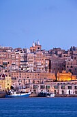 Malta, Valletta, town view from Vittoriosa, Birgu, dawn