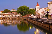 Ponte Velha (old bridge) over Nabão river, Tomar, Santarem District, Ribatejo, Portugal