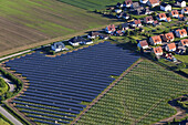 Luftbild, Solarenergiefeld bei Holzminden, Niedersachsen, Deutschland