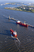 Luftbild, Tanker an der Ölpier in Wilhelmshaven, Niedersachsen, Deutschland