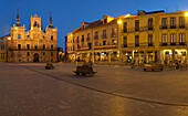 Hauptplatz und Rathaus am Abend, Plaza Mayor, Astorga, Provinz Leon, Altkastilien, Castilla y Leon, Nordspanien, Spanien, Europa