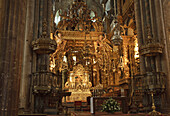 Innenansicht der reich mit Gold verzierten Kathedrale, Santiago de Compostela, Provinz La Coruna, Galicien, Nordspanien, Spanien, Europa