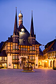 Rathaus im mittelalterlichen Stadtkern von Wernigerode, Harz,  Sachsen-Anhalt, Deutschland, Europa