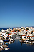 Blick auf Hafen, Voulismeni-See, Agios Nikolaos, Lasithi, Kreta, Griechenland
