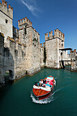 Boat, Scaligerburg, Sirmione, Gardasee, Venetien, Italien