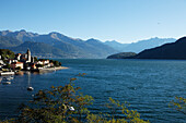 Aussicht auf Cremia, Hinergrund die Berge Piz Stella und Surettahorn, Comer See, Lombardei, Italien