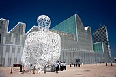 Expo 2008: Palace of Congresses and sculpture of Jaume Plensa